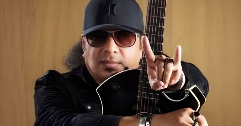 গিটারের জাদুকরকে স্মরণ করার দিন আজ