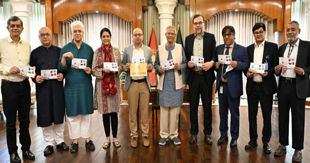 জুলাই গণঅভ্যুত্থান দিবসে স্মারক ডাকটিকিট অবমুক্ত করলেন প্রধান উপদেষ্টা
