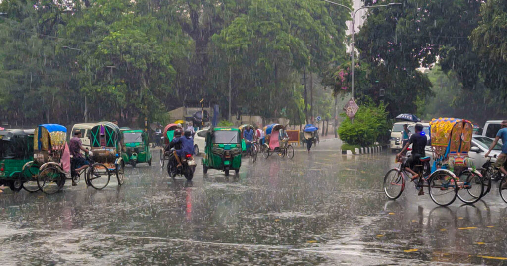 ঢাকায় বজ্রসহ বৃষ্টির আভাস, কমতে পারে গরম অনুভূতি
