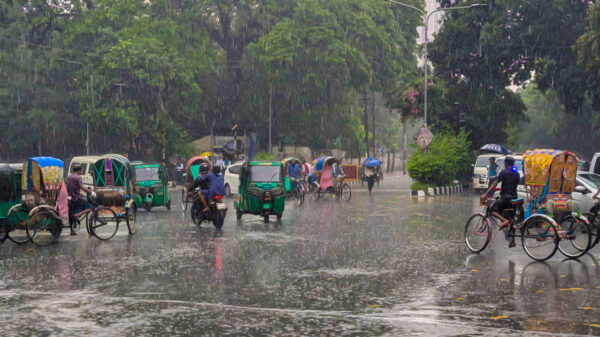 ঢাকায় বজ্রসহ বৃষ্টির আভাস, কমতে পারে গরম অনুভূতি