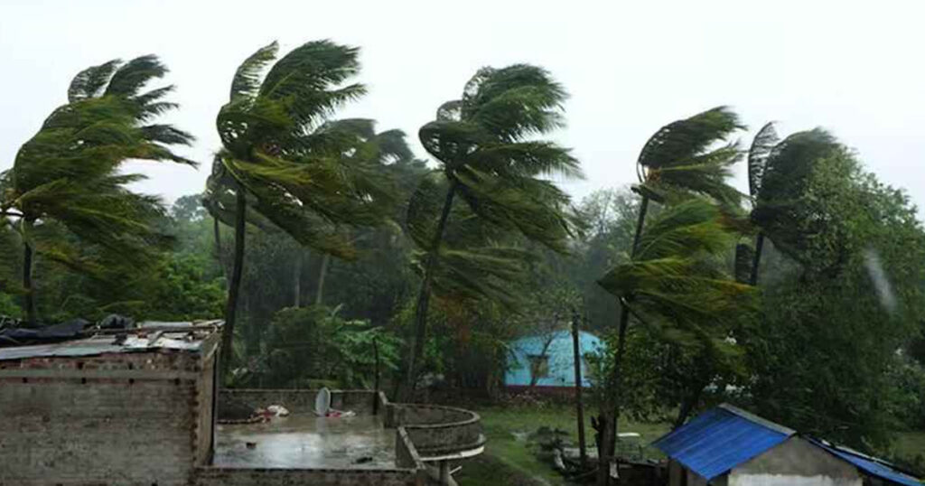 ঢাকাসহ যেসব অঞ্চলে ঝড় বইতে পারে