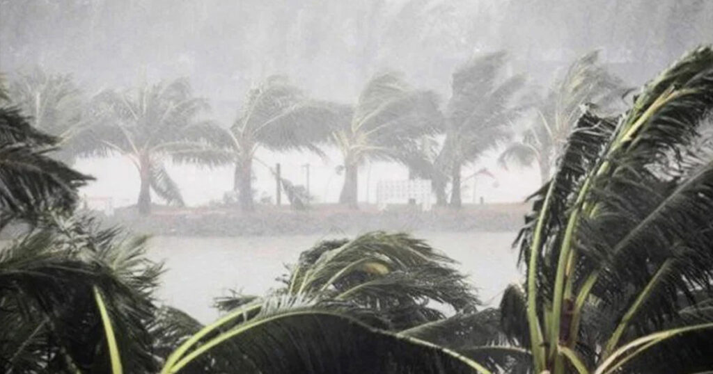 দুপুরের মধ্যে ৬০ কিমি বেগে ঝড় ও বজ্রসহ বৃষ্টির আভাস দুপুরের মধ্যে ৬০ কিমি বেগে ঝড় ও বজ্রসহ বৃষ্টির আভাস