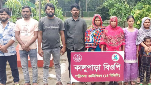 নওগাঁ সীমান্ত দিয়ে ১৮ জনকে বিএসএফের পুশ ইন