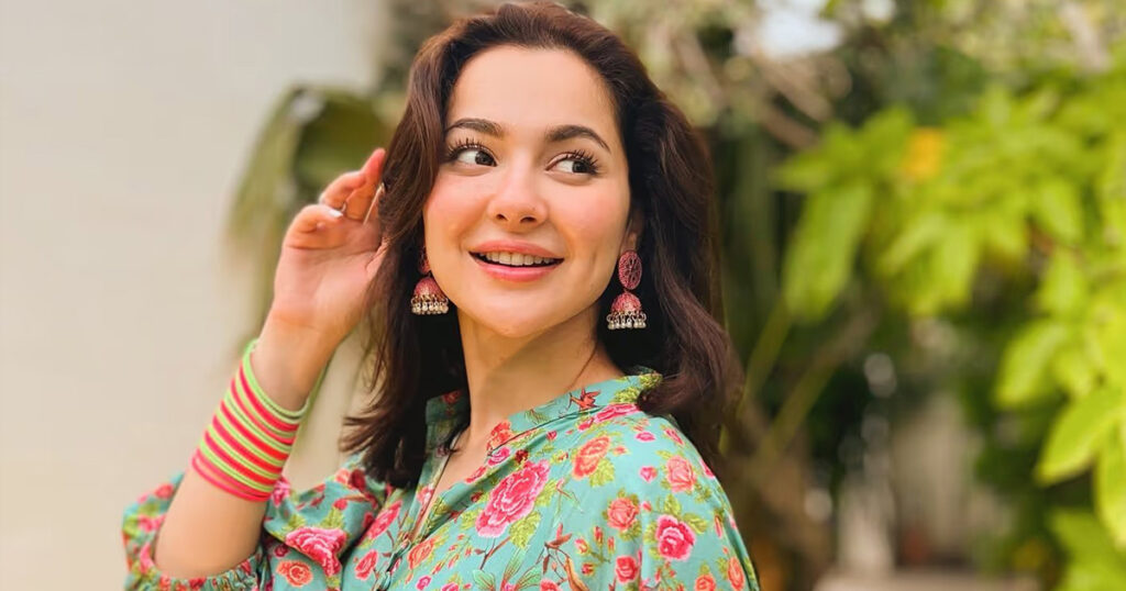 ভক্তদের সারপ্রাইজ দিলেন হানিয়া আমির