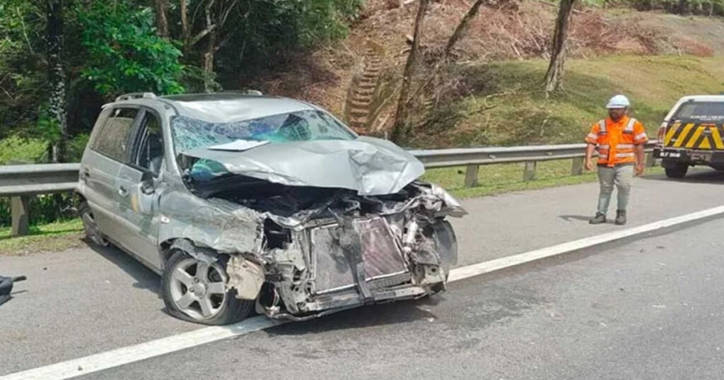 মালয়েশিয়ায় সড়ক দুর্ঘটনায় ৩ বাংলাদেশি নিহত মালয়েশিয়ায় সড়ক দুর্ঘটনায় ৩ বাংলাদেশি নিহত