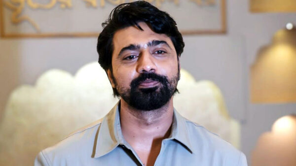 শুভশ্রীর সঙ্গে পর্দায় নিজেকে দেখে দেবের চোখে পানি, ভিডিও ভাইরাল