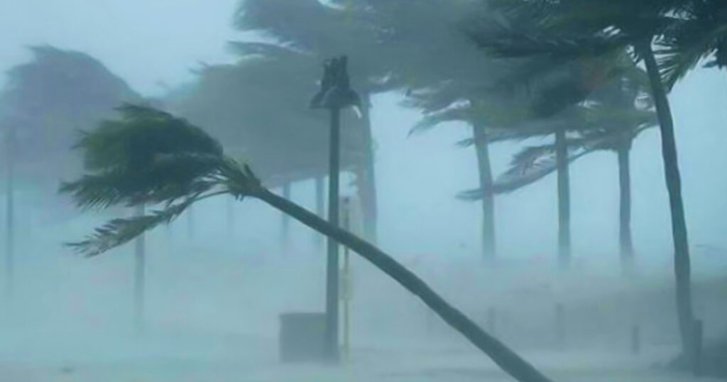 সন্ধ্যার মধ্যে চার অঞ্চলে ঝড়ের আভাস সন্ধ্যার মধ্যে চার অঞ্চলে ঝড়ের আভাস