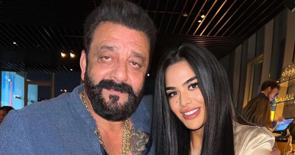 ‘জন্ম দিলেই আপন হয় না’, পোস্টে কীসের ইঙ্গিত দিলেন সঞ্জয় কন্যা? ‘জন্ম দিলেই আপন হয় না’, পোস্টে কীসের ইঙ্গিত দিলেন সঞ্জয় কন্যা?