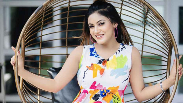 অবশেষে আসছে মৌ খানের ‘বান্ধব’