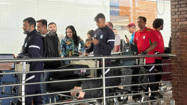 অবশেষে নেপালের এয়ারপোর্টে জামালরা, ফিরছেন দেশে