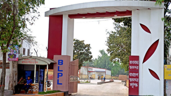 আজ থেকে আট দিন বন্ধ বাংলাবান্ধা স্থলবন্দরের আমদানি-রপ্তানি