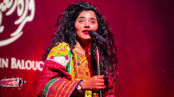 গুরুতর আহত পাক সংগীতশিল্পী কুরাতুলাইন বালুচ