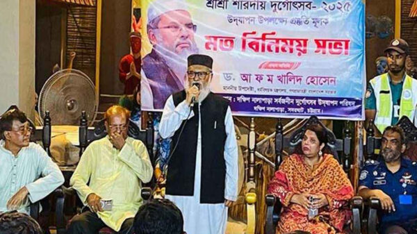 পূজার্থীরা বুক ফুলিয়ে দুর্গাপূজা উদযাপন করবেন ধর্ম উপদেষ্টা