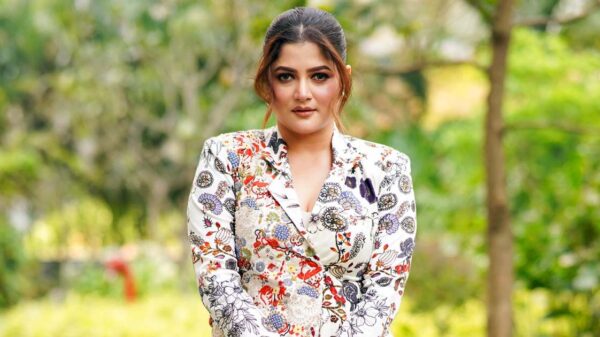 মাঝে মধ্যে একটু স্বার্থপর হওয়া উচিত: শ্রাবন্তী