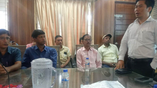 শারদীয় দুর্গোৎসব উপলক্ষে রাউজান পৌরসভার মতবিনিময় ও আর্থিক অনুদান প্রদান