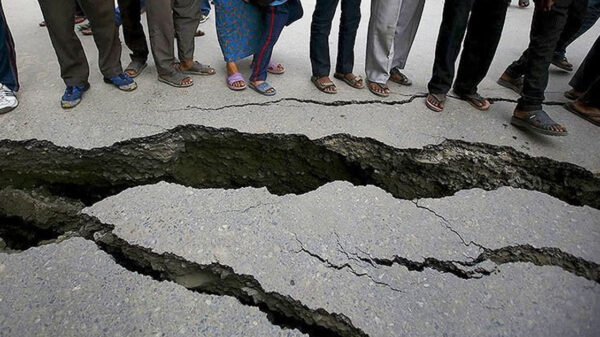 ৫ দশমিক ৫ মাত্রার ভূমিকম্পে কেঁপে উঠল পাকিস্তান
