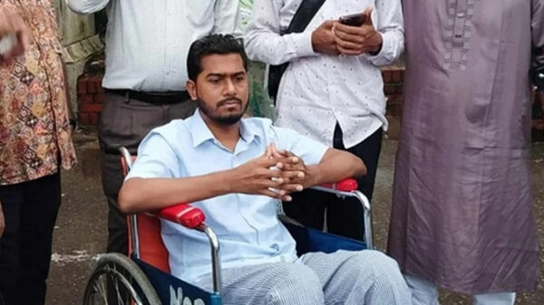 সিঙ্গাপুরে চিকিৎসা শেষে আজ দেশে ফিরছেন নুর