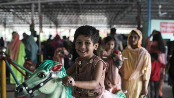 আজ বিশ্ব শিশু দিবস