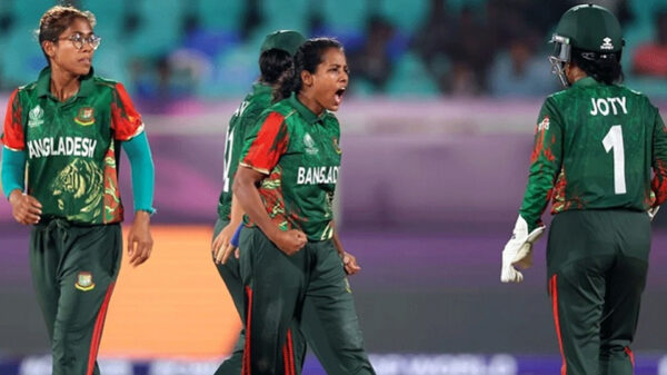 টস হেরে ফিল্ডিংয়ে বাংলাদেশ