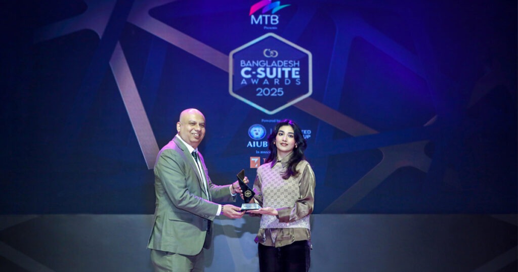 বর্ষসেরা সিইও পুরস্কার পেলেন ওয়ালটন মাইক্রো-টেকের নিশাত তাসনিম শুচি