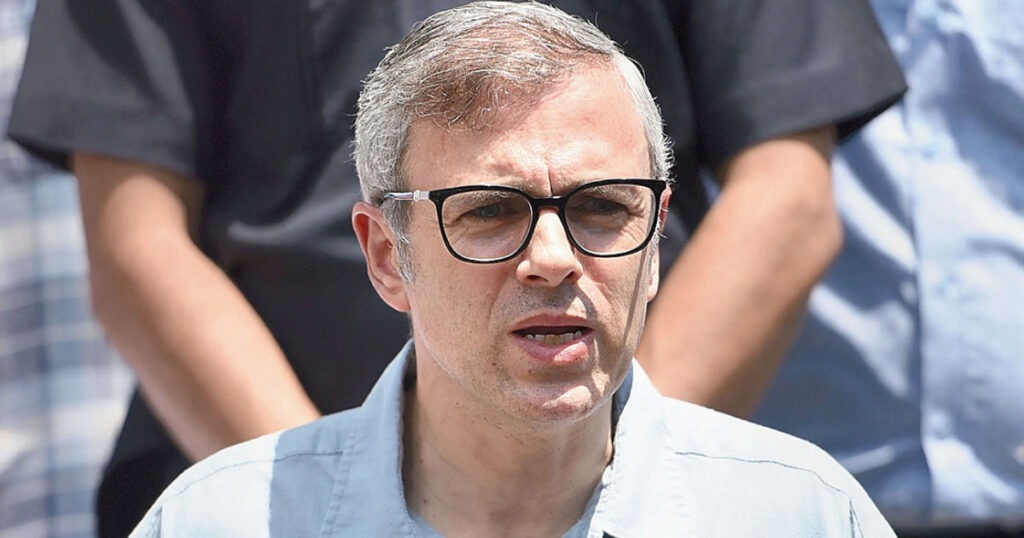 কাশ্মিরে ফিরল ঐতিহ্যবাহী ‘দরবার মুভ’ প্রথা