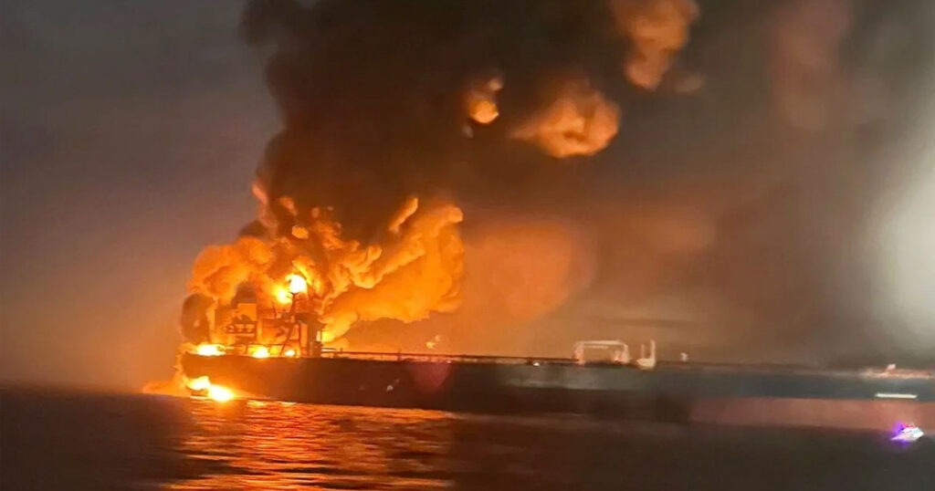 কৃষ্ণসাগরে রাশিয়ার ২ ট্যাঙ্কার জাহাজ উড়িয়ে দিলো ইউক্রেন