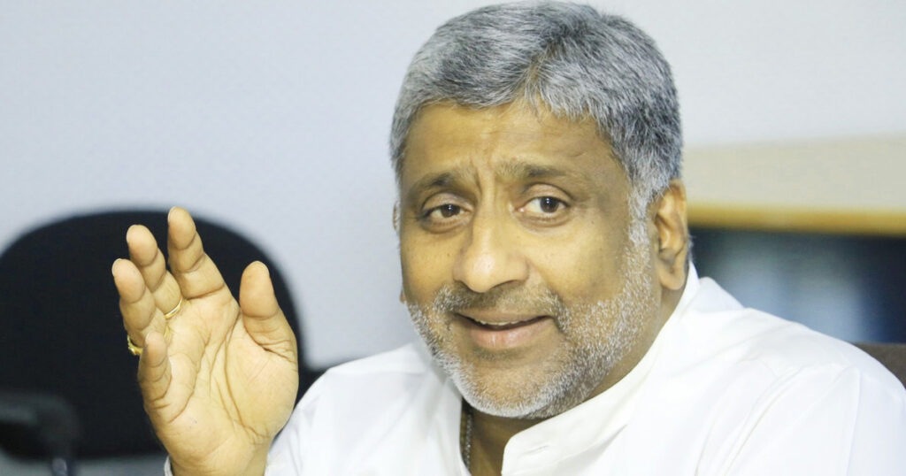 জালিয়াতির অভিযোগে শ্রীলঙ্কার সাবেক পর্যটনমন্ত্রী গ্রেপ্তার