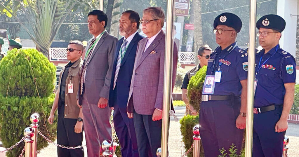 দুই দিনের সফরে পাবনায় পৌঁছেছেন রাষ্ট্রপতি দুই দিনের সফরে পাবনায় পৌঁছেছেন রাষ্ট্রপতি