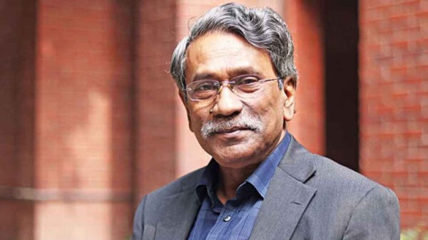 দেশে ফিরেছেন আলী রীয়াজ