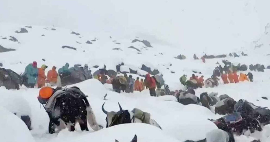 নেপালে ভয়াবহ তুষারধসে