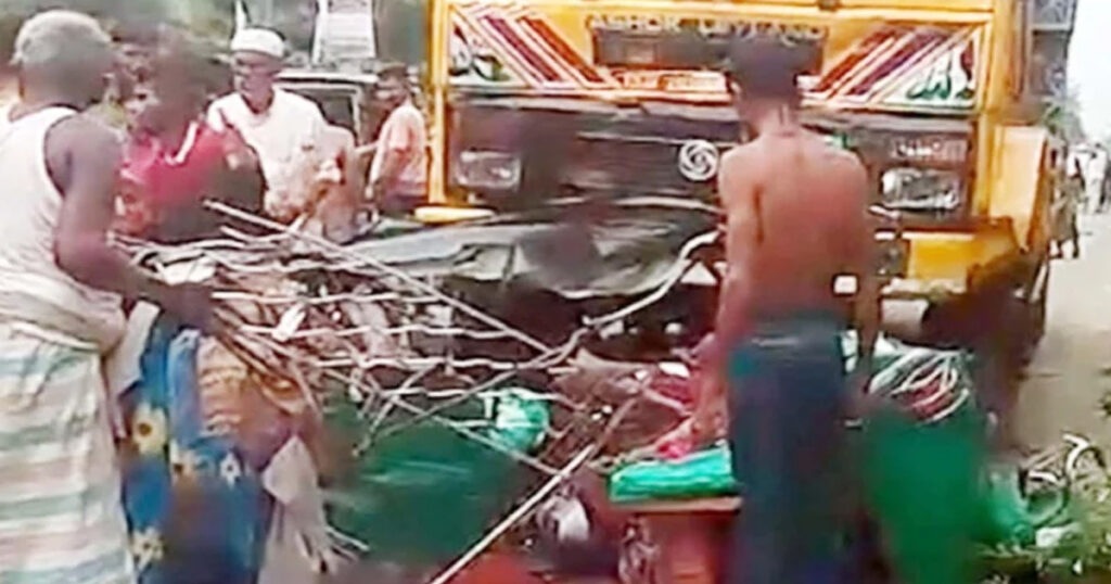 নোয়াখালীতে ট্রাকচাপায় অটোরিকশার ৬ যাত্রী নিহত