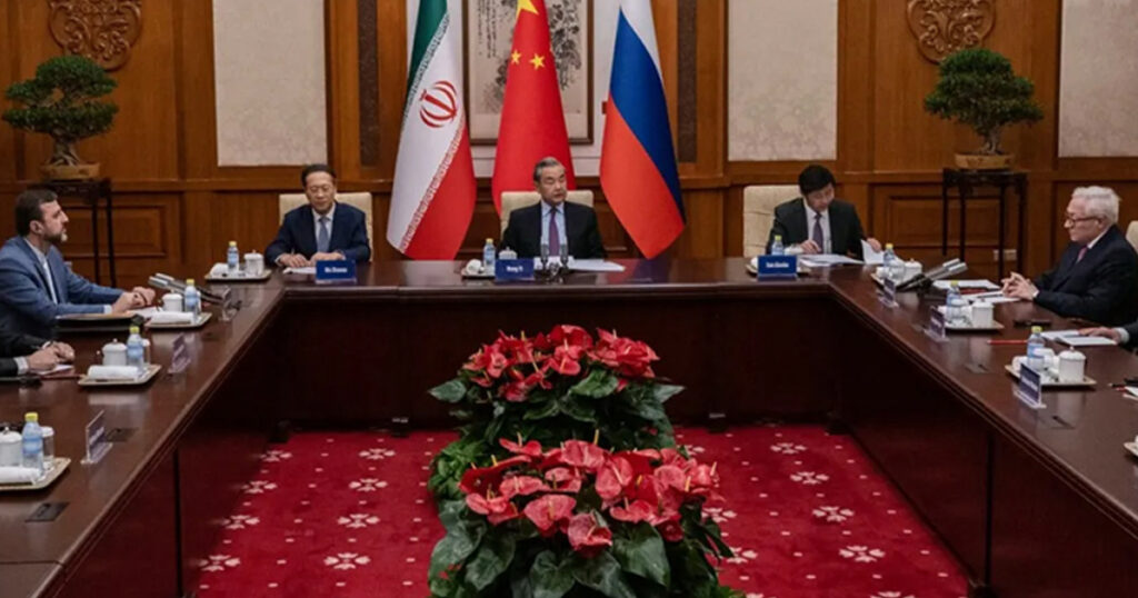 পারমাণবিক ইস্যুতে ত্রিপক্ষীয় পরামর্শ বৈঠক করেছে ইরান, রাশিয়া ও চীন পারমাণবিক ইস্যুতে ত্রিপক্ষীয়