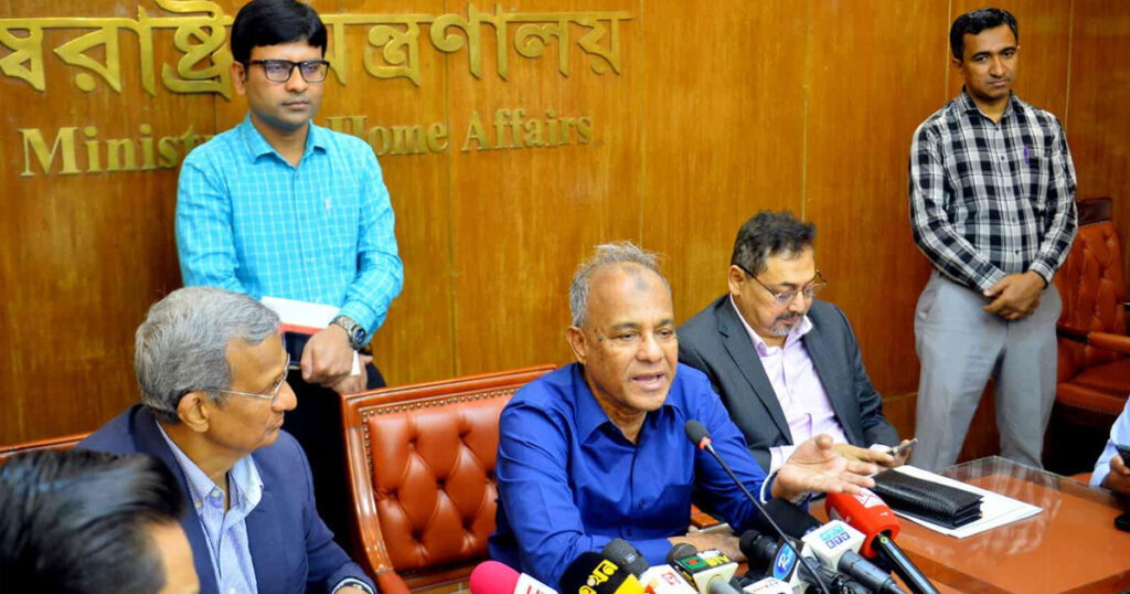 রায়কে ঘিরে আতঙ্ক দেখতে পাচ্ছি না: স্বরাষ্ট্র উপদেষ্টা