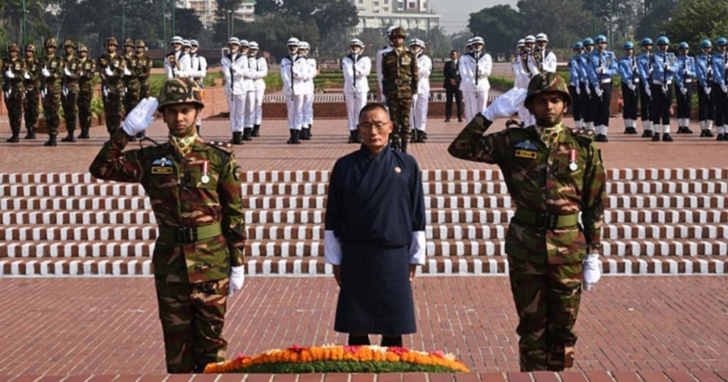 সাভারে জাতীয় স্মৃতিসৌধে শ্রদ্ধা নিবেদন করলেন ভুটানের প্রধানমন্ত্রী সাভারে জাতীয় স্মৃতিসৌধে শ্রদ্ধা নিবেদন করলেন ভুটানের প্রধানমন্ত্রী