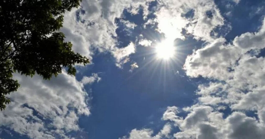 সারাদেশে মেঘলা আকাশ, তবে শুষ্কই থাকবে আবহাওয়া