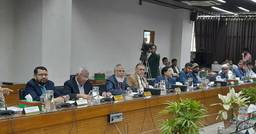 সুষ্ঠু ও অংশগ্রহণমূলক ভোট করতে দলগুলোর সহযোগিতা চাইলেন সিইসি সুষ্ঠু ও অংশগ্রহণমূলক ভোট করতে দলগুলোর সহযোগিতা চাইলেন সিইসি