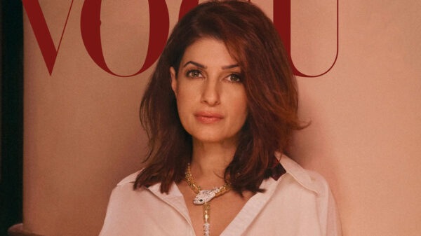 বিতর্ক ধামাচাপা দিতে মুখ খুললেন টুইঙ্কল