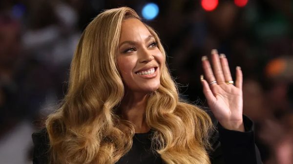 বিলিয়নেয়ারের তালিকায় নাম লেখালেন বিয়ন্সে