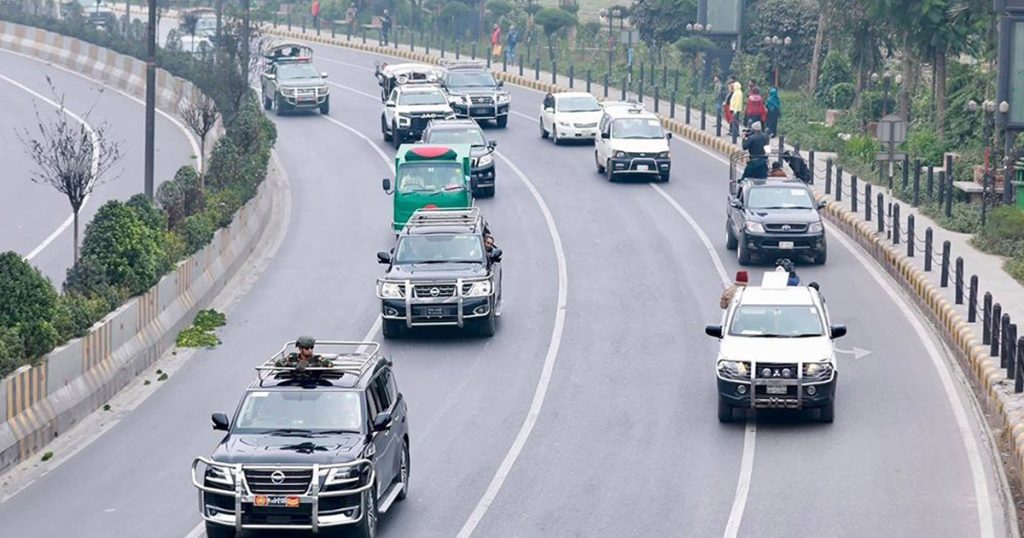 সংসদ ভবনের দক্ষিণ প্লাজায় পৌঁছেছে খালেদা জিয়ার মরদেহ