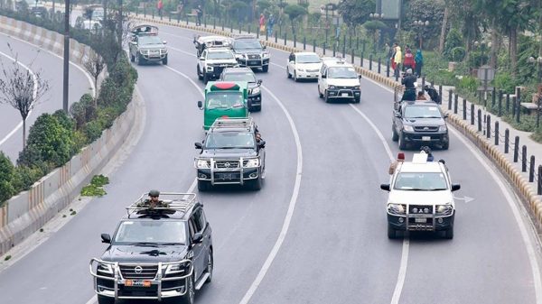 সংসদ ভবনের দক্ষিণ প্লাজায় পৌঁছেছে খালেদা জিয়ার মরদেহ