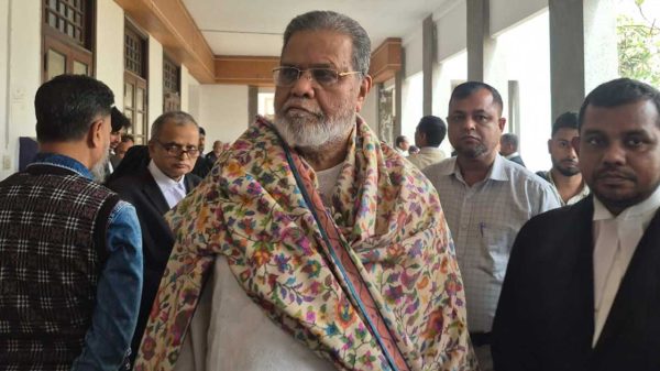 রিট খারিজ, নির্বাচন করতে পারবেন না মঞ্জুরুল আহসান মুন্সী