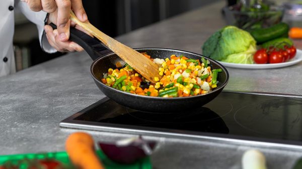 রান্না করা সালাদ খাওয়ার ৫ উপকারিতা