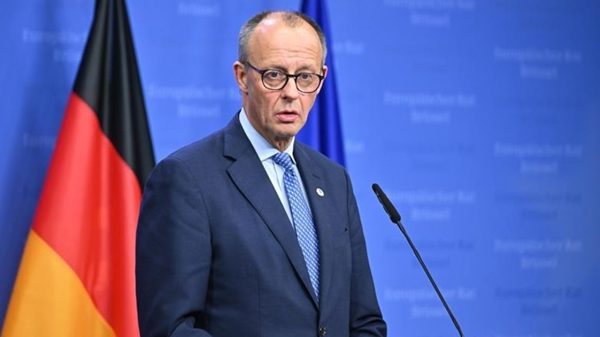 ইরানে খুব শিগগিরই সরকার পতন