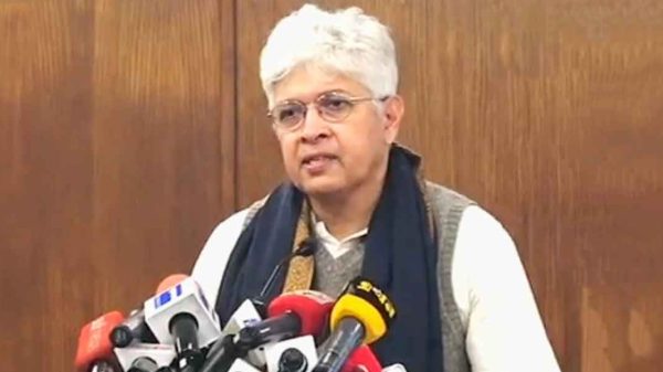 গণভোটের পক্ষে অবস্থান নিতে হবে: উপদেষ্টা আদিলুর