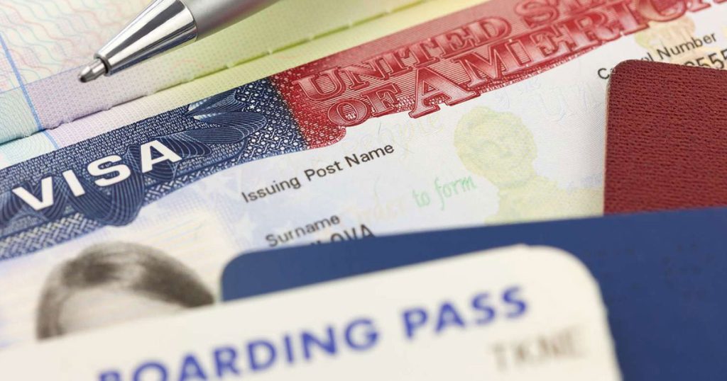 এক লাখের বেশি ভিসা বাতিল করেছে যুক্তরাষ্ট্র