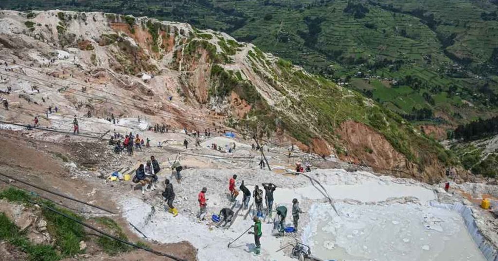 কঙ্গোতে খনি ধসে নারী ও শিশুসহ দুই শতাধিক প্রাণহানি