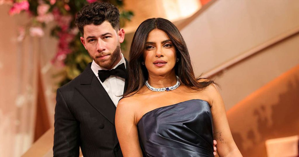 গোল্ডেন গ্লোবসে স্বামীকে নিয়ে রোম্যান্স, আলোচনায় প্রিয়াঙ্কা