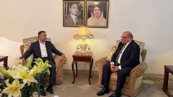 তারেক রহমানের সঙ্গে পাকিস্তান হাইকমিশনারের সৌজন্য সাক্ষাৎ