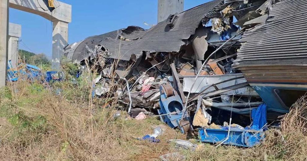 থাইল্যান্ডে চলন্ত ট্রেনের ওপর ক্রেন ভেঙে পড়ে নিহত ২২