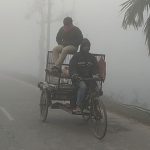 পঞ্চগড়ে তীব্র শীত ও ঘন কুয়াশা, বিপর্যস্ত জনজীবন